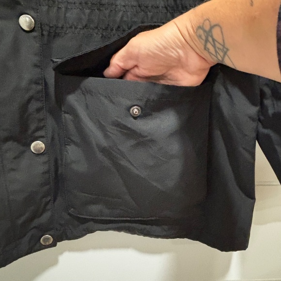 Women's Eddie Bauer WeatherEdge hooded black jacket cinch waist size XL - Picture 6 of 16